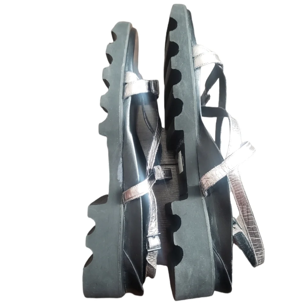 THIERRY Rabotin Wave Sandals - Picture 7 of 14